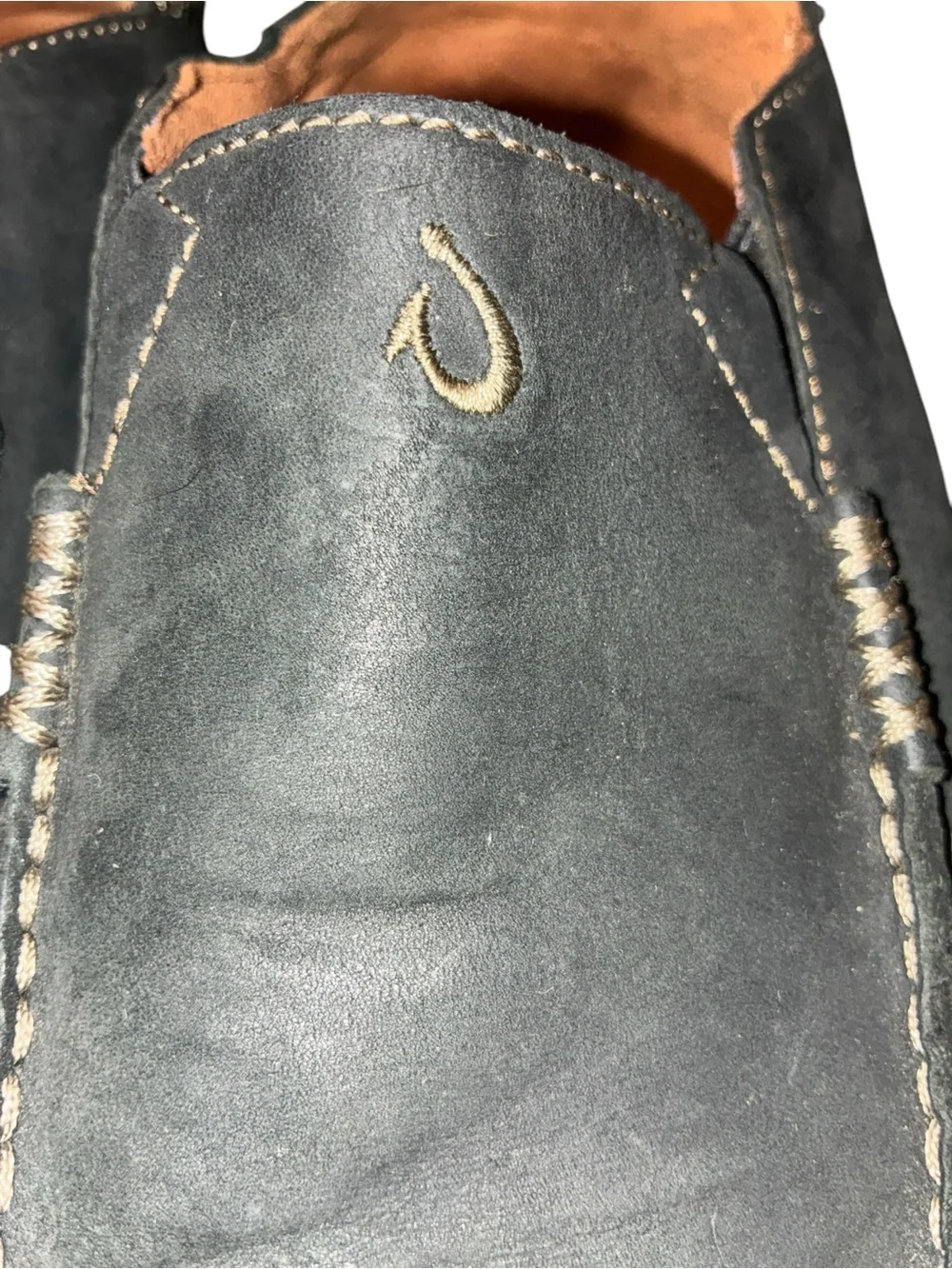 OluKai Moloa Men's Black Leather Slip On Loafers Shoes Size 8 EUC